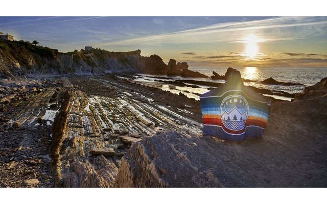 Voited Recycled Ripstop Reisedecke Camp Vibes / Tree Green â Bild 5